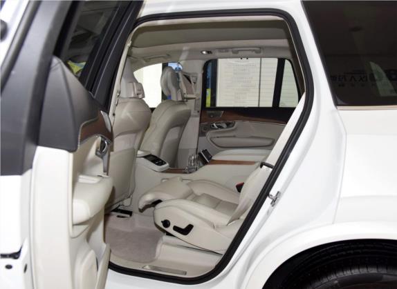 沃尔沃XC90新能源 2016款 E驱混动 2.0T T8 荣誉版 4座 车厢座椅   后排空间