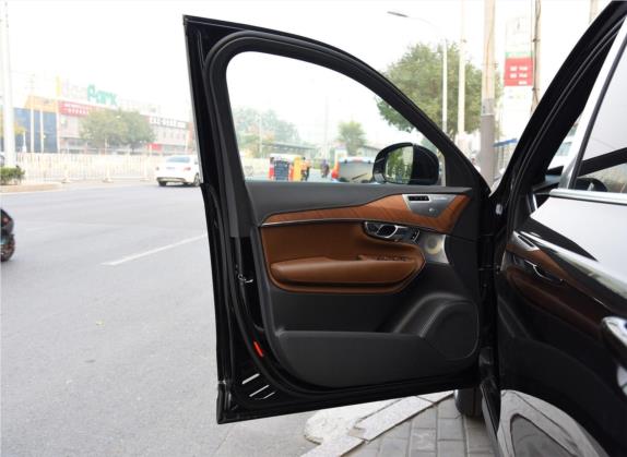 沃尔沃XC90新能源 2018款 E驱混动 T8 荣誉版 4座 车厢座椅   前门板