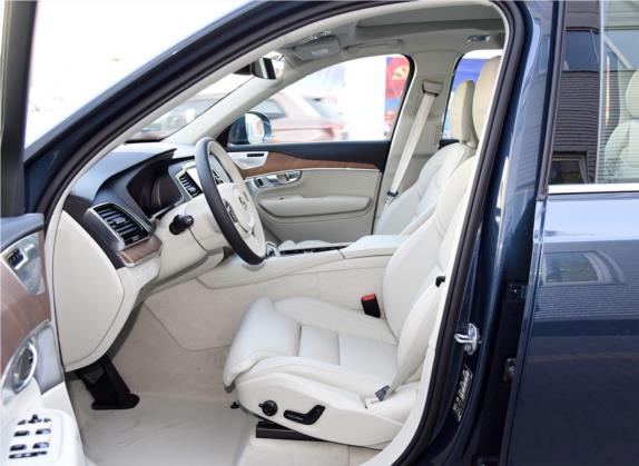 沃尔沃XC90新能源 2019款 E驱混动 T8 智尊版 7座 国V 车厢座椅   前排空间