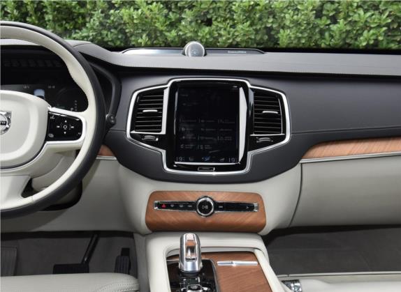 沃尔沃XC90新能源 2019款 E驱混动 T8 荣誉版 3座 国V 中控类   中控台