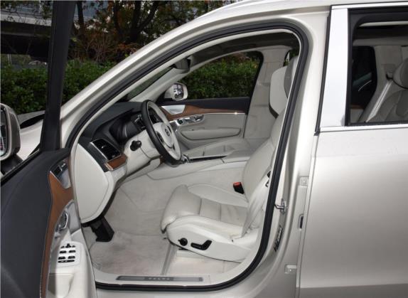 沃尔沃XC90新能源 2019款 E驱混动 T8 荣誉版 3座 国V 车厢座椅   前排空间