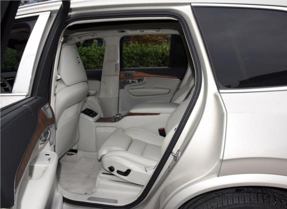 沃尔沃XC90新能源 2019款 E驱混动 T8 荣誉版 3座 国V 车厢座椅   后排空间