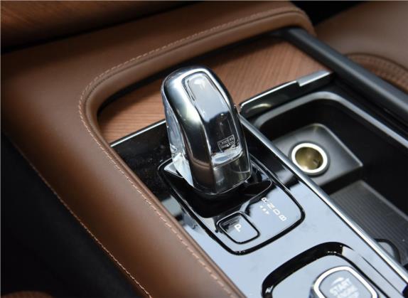 沃尔沃XC90新能源 2019款 E驱混动 T8 智尊版 7座 国VI 中控类   挡把