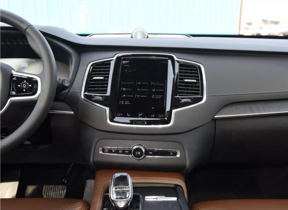沃尔沃XC90新能源 2020款 E驱混动 T8 智尊豪华版 7座 中控类   中控台