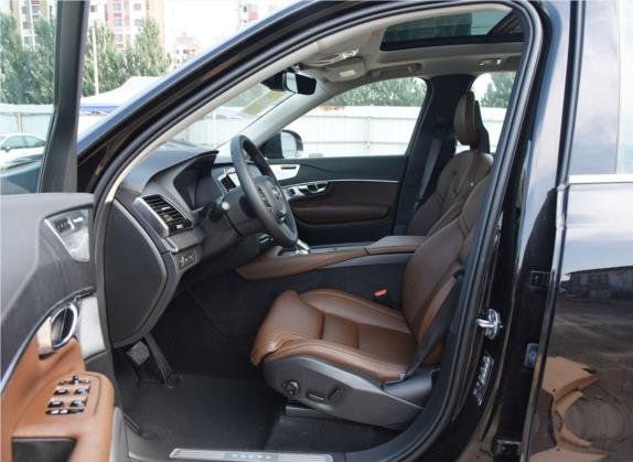 沃尔沃XC90新能源 2020款 改款 E驱混动 T8 智尊豪华版 7座 车厢座椅   前排空间