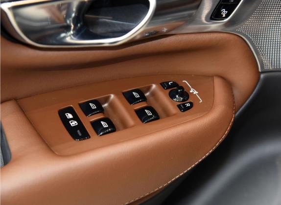 沃尔沃XC90新能源 2022款 改款 E驱混动 T8 智尊豪华版 7座 车厢座椅   门窗控制