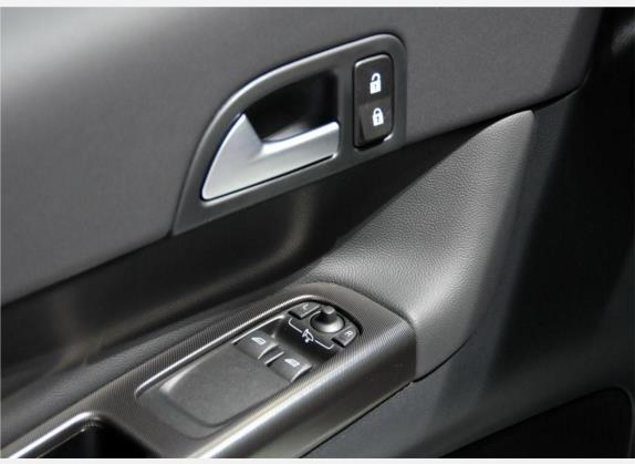 沃尔沃C30 2010款 2.0个性运动版 车厢座椅   门窗控制
