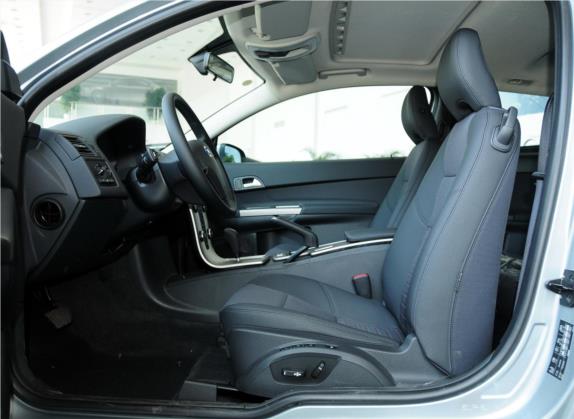 沃尔沃C30 2011款 2.0 智尚版 车厢座椅   前排空间