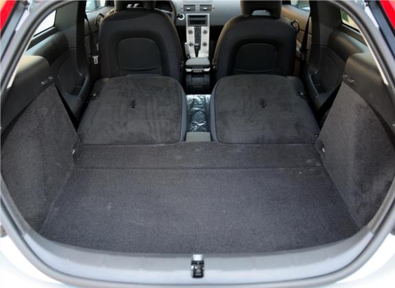 沃尔沃C30 2011款 2.0 智尚版 车厢座椅   后备厢