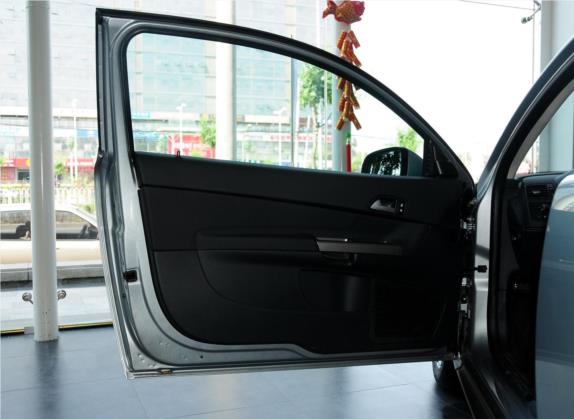 沃尔沃C30 2011款 2.0 智尚版 车厢座椅   前门板