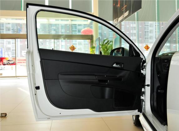 沃尔沃C30 2011款 2.0 R-Design 车厢座椅   前门板