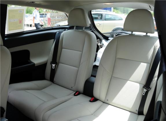 沃尔沃C30 2012款 2.0L Aktiv 乐动套装版 车厢座椅   后排空间