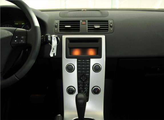 沃尔沃C30 2012款 2.0L Aktiv 炫动套装版 中控类   中控台