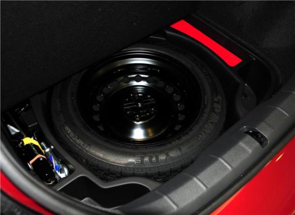 沃尔沃C30 2013款 2.0L 炫动版 其他细节类   备胎