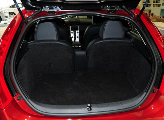 沃尔沃C30 2013款 2.0L 炫动版 车厢座椅   后备厢