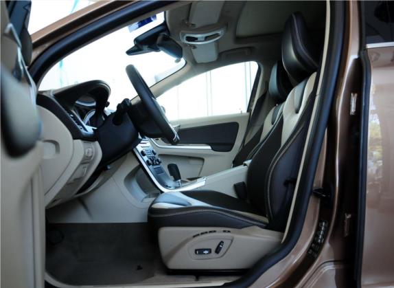 沃尔沃XC60(进口) 2011款 2.0T 智尊版 车厢座椅   前排空间