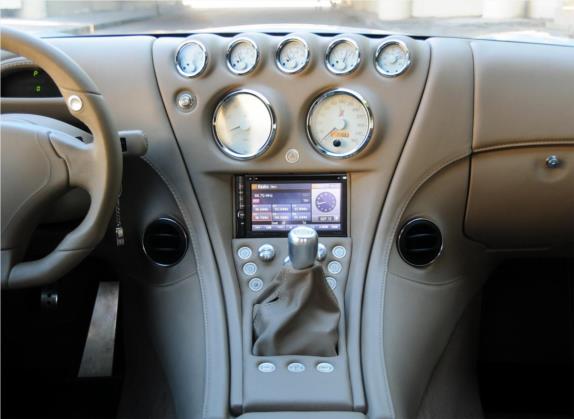 威兹曼GT 2012款 4.4T MF5 中控类   中控台