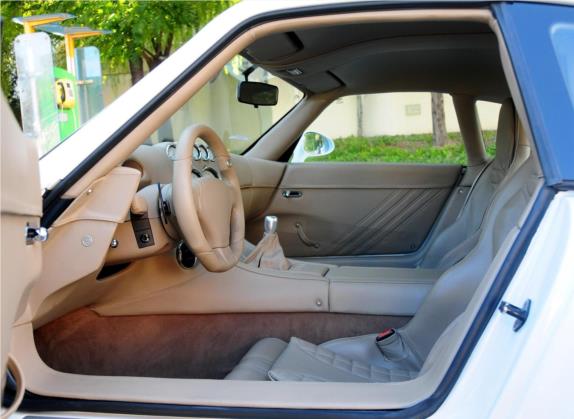威兹曼GT 2012款 4.4T MF5 车厢座椅   前排空间
