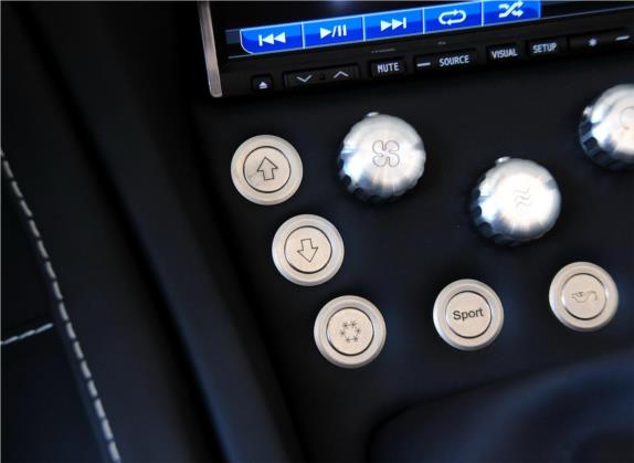 威兹曼Roadster 2012款 MF4-S 车厢座椅   门窗控制