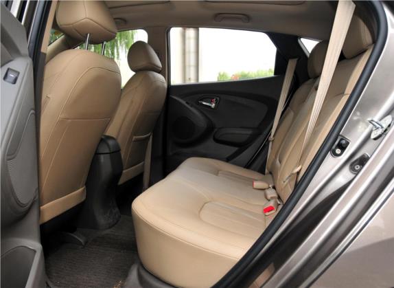 北京现代ix35 2010款 2.4L 自动四驱领航版GLS 车厢座椅   后排空间