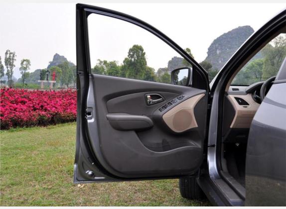 北京现代ix35 2010款 2.0L 自动两驱精英版GLS 车厢座椅   前门板