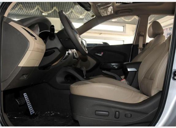 北京现代ix35 2010款 2.4L 自动两驱尊贵版GLS 车厢座椅   前排空间