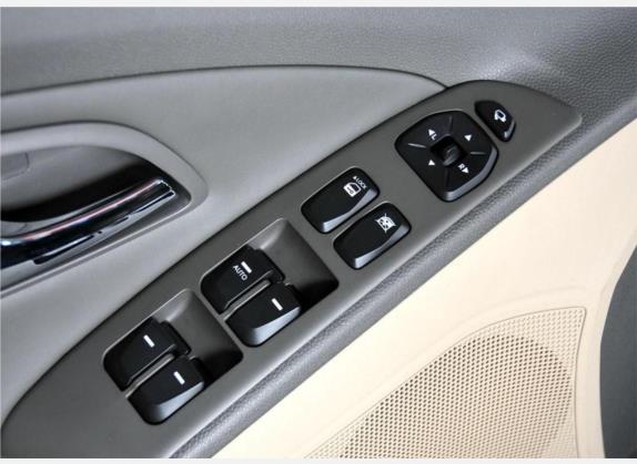 北京现代ix35 2010款 2.4L 自动两驱尊贵版GLS 车厢座椅   门窗控制