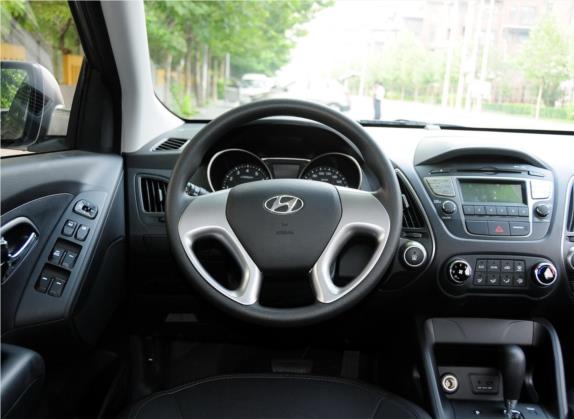 北京现代ix35 2012款 2.0L 自动两驱新锐版GL 中控类   驾驶位