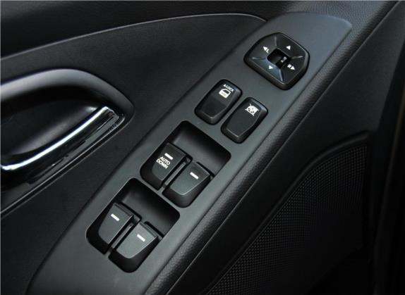 北京现代ix35 2012款 2.0L 自动两驱新锐版GL 车厢座椅   门窗控制