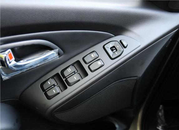 北京现代ix35 2012款 2.0L 自动两驱精英版GLS 车厢座椅   门窗控制