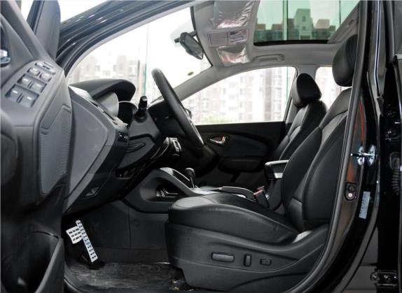 北京现代ix35 2012款 2.4L 自动两驱尊贵版GLS 车厢座椅   前排空间