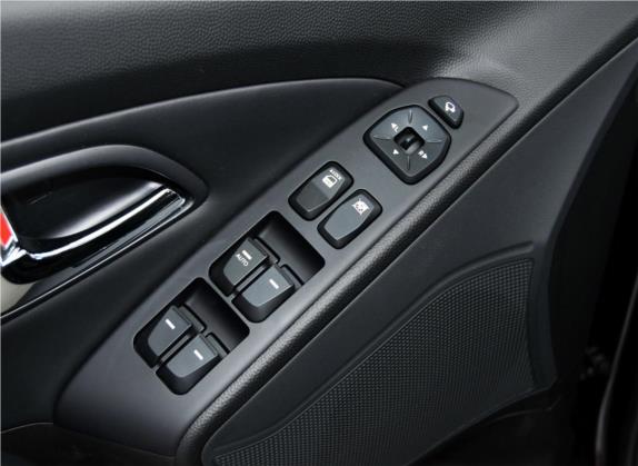 北京现代ix35 2012款 2.4L 自动两驱尊贵版GLS 车厢座椅   门窗控制