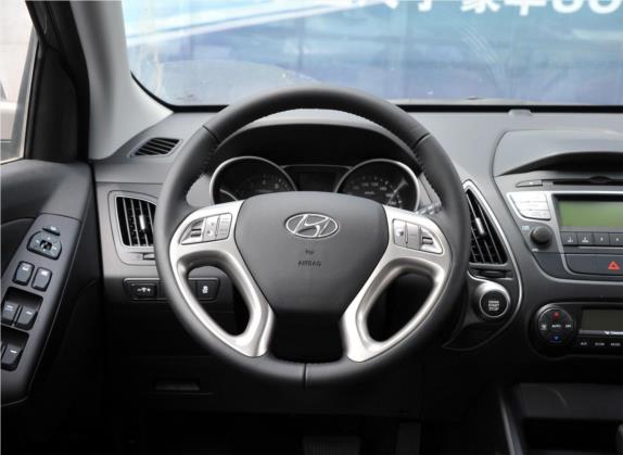 北京现代ix35 2013款 2.0L 自动两驱智能型GLS 国IV 中控类   驾驶位
