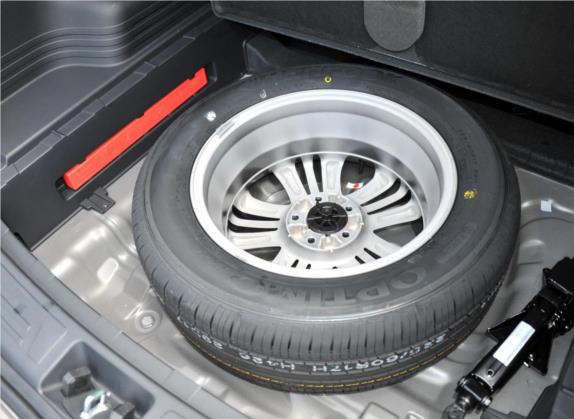 北京现代ix35 2013款 2.0L 自动两驱智能型GLS 国IV 其他细节类   备胎