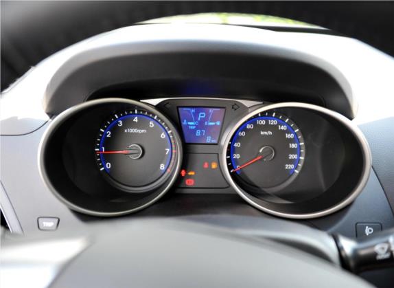 北京现代ix35 2013款 2.0L 自动两驱智能型GLS 国IV 中控类   仪表盘