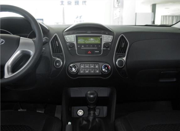 北京现代ix35 2013款 2.0L 手动两驱舒适型GL 国IV 中控类   中控台