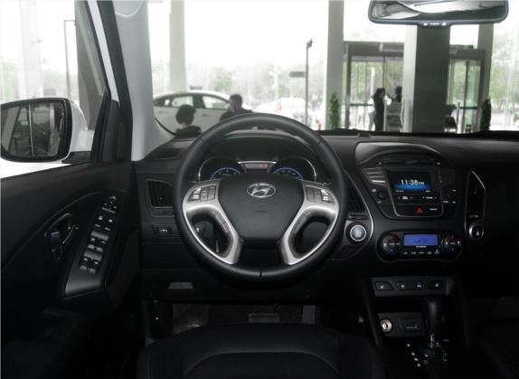 北京现代ix35 2013款 2.0L 自动两驱领先型GLX 国IV 中控类   驾驶位