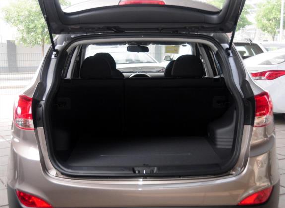 北京现代ix35 2013款 2.0L 自动两驱舒适型GL 国V 车厢座椅   后备厢