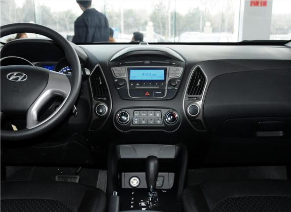 北京现代ix35 2013款 2.0L 自动四驱舒适型GL 国V 中控类   中控台