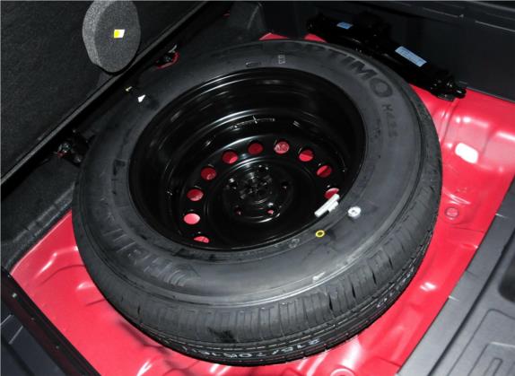 北京现代ix35 2013款 2.0L 自动四驱舒适型GL 国V 其他细节类   备胎
