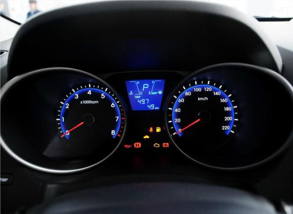 北京现代ix35 2013款 2.0L 自动四驱舒适型GL 国V 中控类   仪表盘