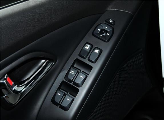 北京现代ix35 2013款 2.0L 自动两驱领先型GLX 国V 车厢座椅   门窗控制
