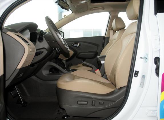 北京现代ix35 2013款 2.4L 自动四驱领先型GLX 国V 车厢座椅   前排空间