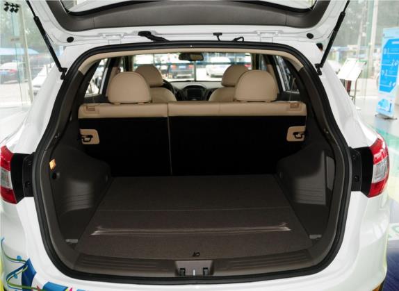 北京现代ix35 2013款 2.4L 自动四驱领先型GLX 国V 车厢座椅   后备厢