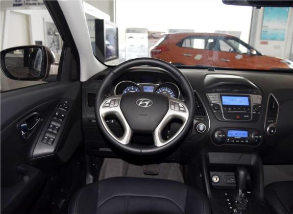 北京现代ix35 2015款 2.0L 自动两驱智能型 国IV 中控类   驾驶位