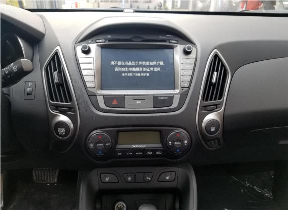 北京现代ix35 2015款 2.0L 自动两驱领先型 国IV 中控类   中控台