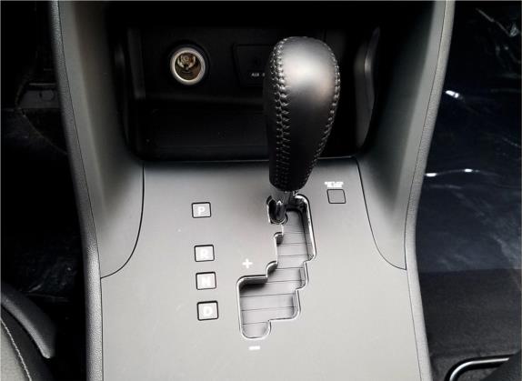 北京现代ix35 2015款 2.0L 自动两驱领先型 国IV 中控类   挡把