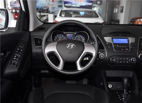 北京现代ix35 2015款 2.0L 自动两驱舒适型 国V 中控类   驾驶位