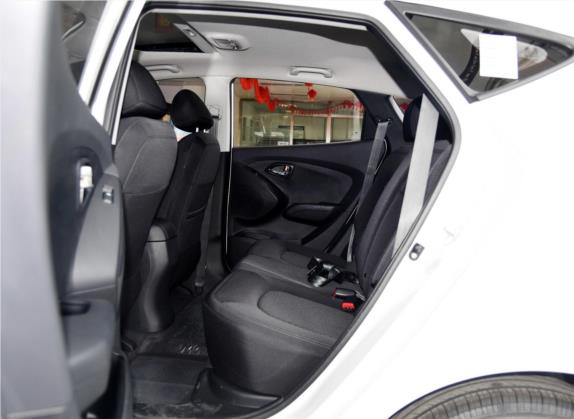 北京现代ix35 2015款 2.0L 自动两驱舒适型 国V 车厢座椅   后排空间