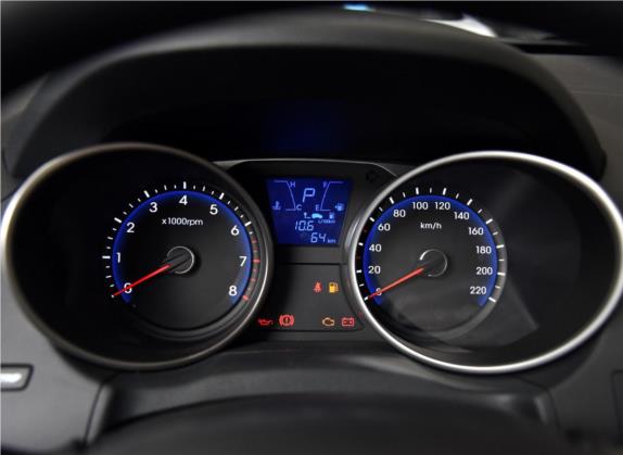 北京现代ix35 2015款 2.0L 自动两驱舒适型 国V 中控类   仪表盘